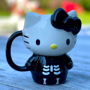 HARD TO FIND! VIRAL! Limited Edition, Hello Kitty Halloween Mummy Mug☕️🐱💀🎃